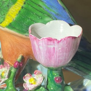 A pair of Chinese famille rose bird-shaped candlesticks, Qianlong — 照片 13