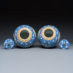 A pair of Chinese famille rose 'Birds among Flowering Branches' jars and covers — photo 6