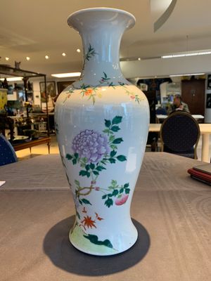 A pair of Chinese famille rose 'birds among flowering branches' vases, Republic — photo 11