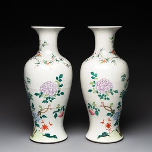 A pair of Chinese famille rose 'birds among flowering branches' vases, Republic — photo 4