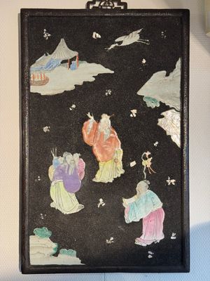 A pair of Chinese famille rose black-gravel-ground plaques, Jiaqing — photo 1
