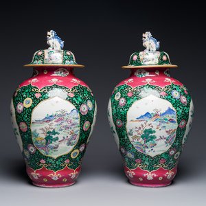 A pair of Chinese famille rose black-ground jars and covers with mountainous landscape design, Yongzheng — 照片 1