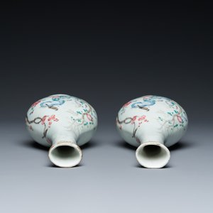 A pair of Chinese famille rose bottle vases, Jiaqing — 照片 6