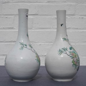 A pair of Chinese famille rose bottle vases with birds and flowers, Yongzheng — 照片 14