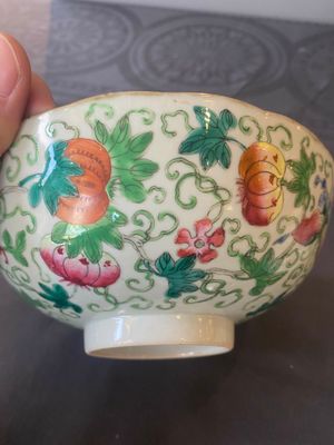 A pair of Chinese famille rose bowls and a Dayazhai-style 'dragon' plate, Jiaqing mark, 19/20th C. — photo 7