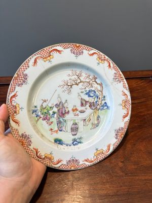 A pair of Chinese famille rose bowls and four plates, Yongzheng/Qianlong — photo 39