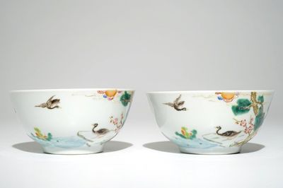 A pair of Chinese famille rose bowls, Guangxu mark, 20th C.