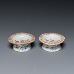 A pair of Chinese famille rose 'boy on a buffalo' salts, Qianlong — 照片 3