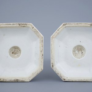 A pair of Chinese famille rose candlesticks, Qianlong, 18th C. — photo 6