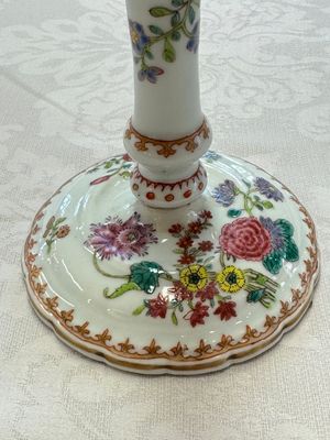 A pair of Chinese famille rose candlesticks with floral design, Qianlong — photo 20