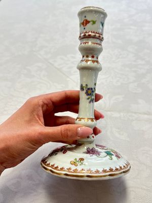 A pair of Chinese famille rose candlesticks with floral design, Qianlong — photo 29