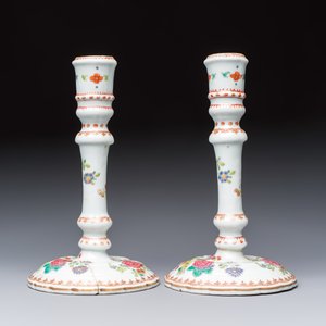 A pair of Chinese famille rose candlesticks with floral design, Qianlong — photo 3