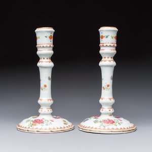 A pair of Chinese famille rose candlesticks with floral design, Qianlong — photo 4