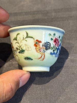 A pair of Chinese famille rose 'chicken' cups, Qianlong mark and of the period — photo 14