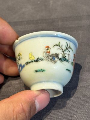 A pair of Chinese famille rose 'chicken' cups, Qianlong mark and of the period — photo 7