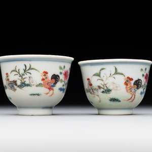 A pair of Chinese famille rose 'chicken' cups, Qianlong mark and of the period — photo 2