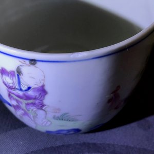 A pair of Chinese famille rose 'chicken' cups, Qianlong mark, late Qing or Republic — 照片 11
