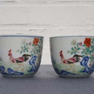 A pair of Chinese famille rose 'chicken' cups, Qianlong mark, late Qing or Republic — 照片 14