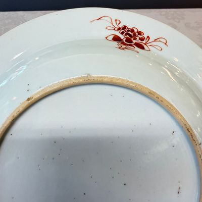 A pair of Chinese famille rose 'Chui Xiao Yin Feng 吹蕭引鳳' plates — 照片 10