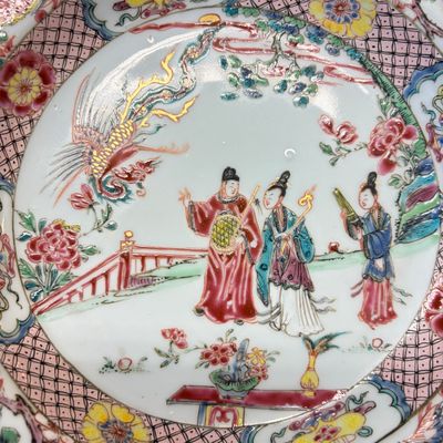 A pair of Chinese famille rose 'Chui Xiao Yin Feng 吹蕭引鳳' plates — 照片 14