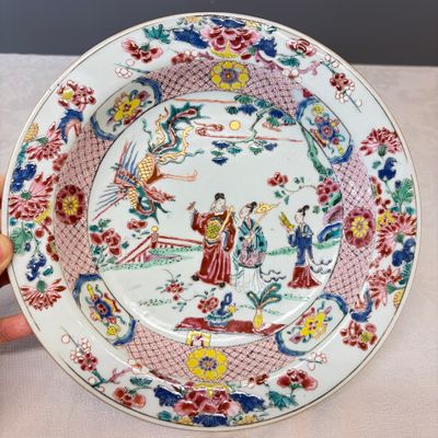 A pair of Chinese famille rose 'Chui Xiao Yin Feng 吹蕭引鳳' plates — 照片 2