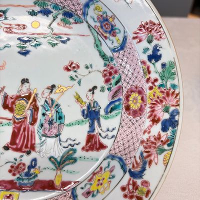 A pair of Chinese famille rose 'Chui Xiao Yin Feng 吹蕭引鳳' plates — 照片 7