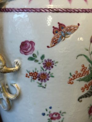 A pair of Chinese famille rose 'cornucopia' vases with chilong handles, Qianlong — 照片 9