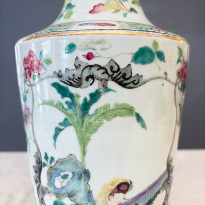 A pair of Chinese famille rose 'Court Lady in a Garden Setting' vases — 照片 6