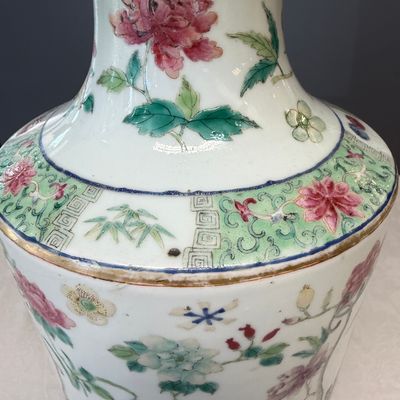 A pair of Chinese famille rose 'Court Lady in a Garden Setting' vases — 照片 10