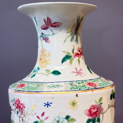 A pair of Chinese famille rose 'Court Lady in a Garden Setting' vases — 照片 26