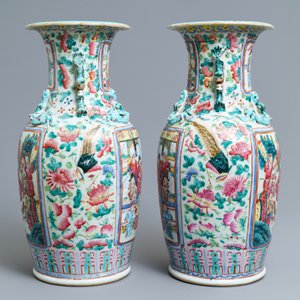 A pair of Chinese famille rose court scene vases, 19th C. — 照片 2