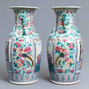 A pair of Chinese famille rose court scene vases, 19th C. — 照片 4