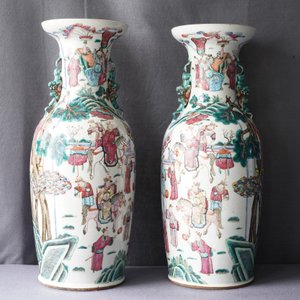 A pair of Chinese famille rose 'court scene' vases, 19th C — 照片 10