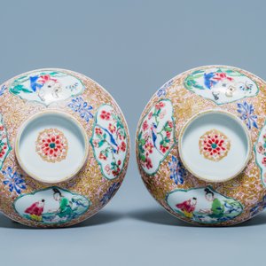 A pair of Chinese famille rose covered bowls, Yongzheng — photo 9