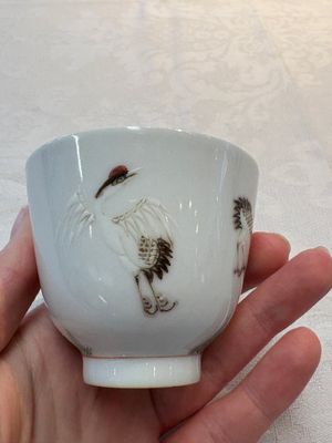A pair of Chinese famille rose 'crane' cups and a 'dragon' brush pot, Guangxu mark, 20th C. — photo 20