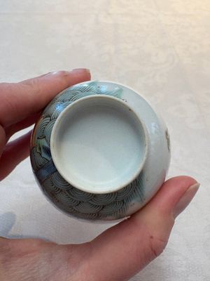 A pair of Chinese famille rose 'crane' cups and a 'dragon' brush pot, Guangxu mark, 20th C. — photo 23
