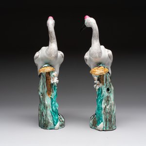 A pair of Chinese famille rose 'crane' groups, 19th C. — 照片 5