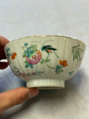 A pair of Chinese famille rose 'Cricket' bowls, Tongzhi marks, 19th C. — photo 14