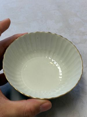 A pair of Chinese famille rose 'Cricket' bowls, Tongzhi marks, 19th C. — photo 18