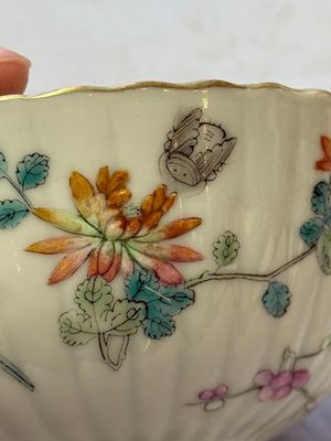 A pair of Chinese famille rose 'Cricket' bowls, Tongzhi marks, 19th C. — photo 19