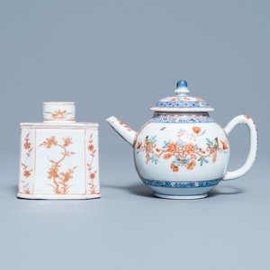 A pair of Chinese famille rose cups and saucers, a Dutch-decorated teapot and a tea caddy, Kangxi/Qianlong — 照片 10