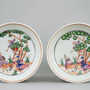 A pair of Chinese famille rose cups and saucers with cherry pickers, Qianlong, 18th C. — 照片 2