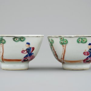 A pair of Chinese famille rose cups and saucers with cherry pickers, Qianlong, 18th C. — 照片 8
