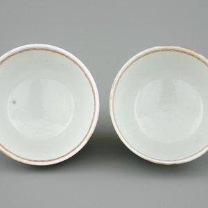 A pair of Chinese famille rose cups and saucers with cherry pickers, Qianlong, 18th C. — 照片 9