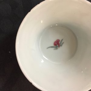 A pair of Chinese famille rose cups and saucers with deer, Yongzheng, 1723-1735 — 照片 10