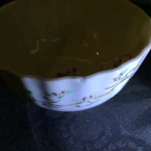 A pair of Chinese famille rose cups and saucers with peacocks, Qianlong — 照片 14