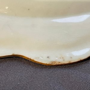 A pair of Chinese famille rose Danish market armorial plates, Qianlong — 照片 16