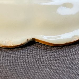 A pair of Chinese famille rose Danish market armorial plates, Qianlong — 照片 18