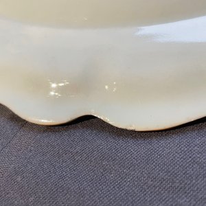 A pair of Chinese famille rose Danish market armorial plates, Qianlong — 照片 10