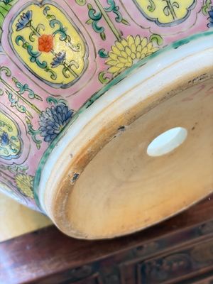 A pair of Chinese famille rose Dayazhai-style 'Dragon' jardinières, 20th C. — photo 15